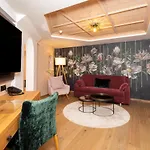 Hotel Stock 5*