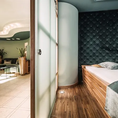 Stock Hotel 5*