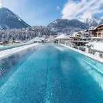 Stock Hotel 5*